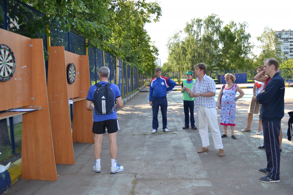 В парке 30-летия Победы специалисты Центра физкультуры и спорта организовали командные состязания.