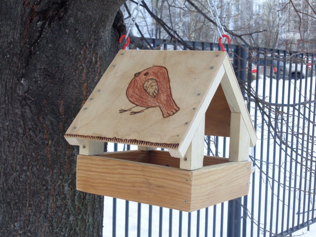 Кормушка своими руками для воробьев