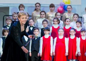 26 марта 2017 года. Отчетный концерт детской музыкальной школы имени Шебалина под руководством Елены Лапланш (слева). Фото из личного архива 26 марта 2017 года. Отчетный концерт детской музыкальной школы имени Шебалина под руководством Елены Лапланш (слева). Фото из личного архива