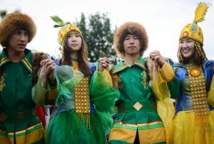 В этом году «Ысыах» отмечают в «Коломенском» десятый год подряд. Фото: Наталья Феоктистова, «Вечерняя Москва» В этом году «Ысыах» отмечают в «Коломенском» десятый год подряд. Фото: Наталья Феоктистова, «Вечерняя Москва»