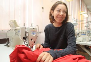 Мастериц из Южного округа наградят за победу в городском конкурсе по изготовлению продукции. Фото: Наталия Нечаева, «Вечерняя Москва» «Московских мастериц» из Южного округа наградят за победу в городском конкурсе по изготовлению рукодельной продукции. Фото: Наталия Нечаева, «Вечерняя Москва»