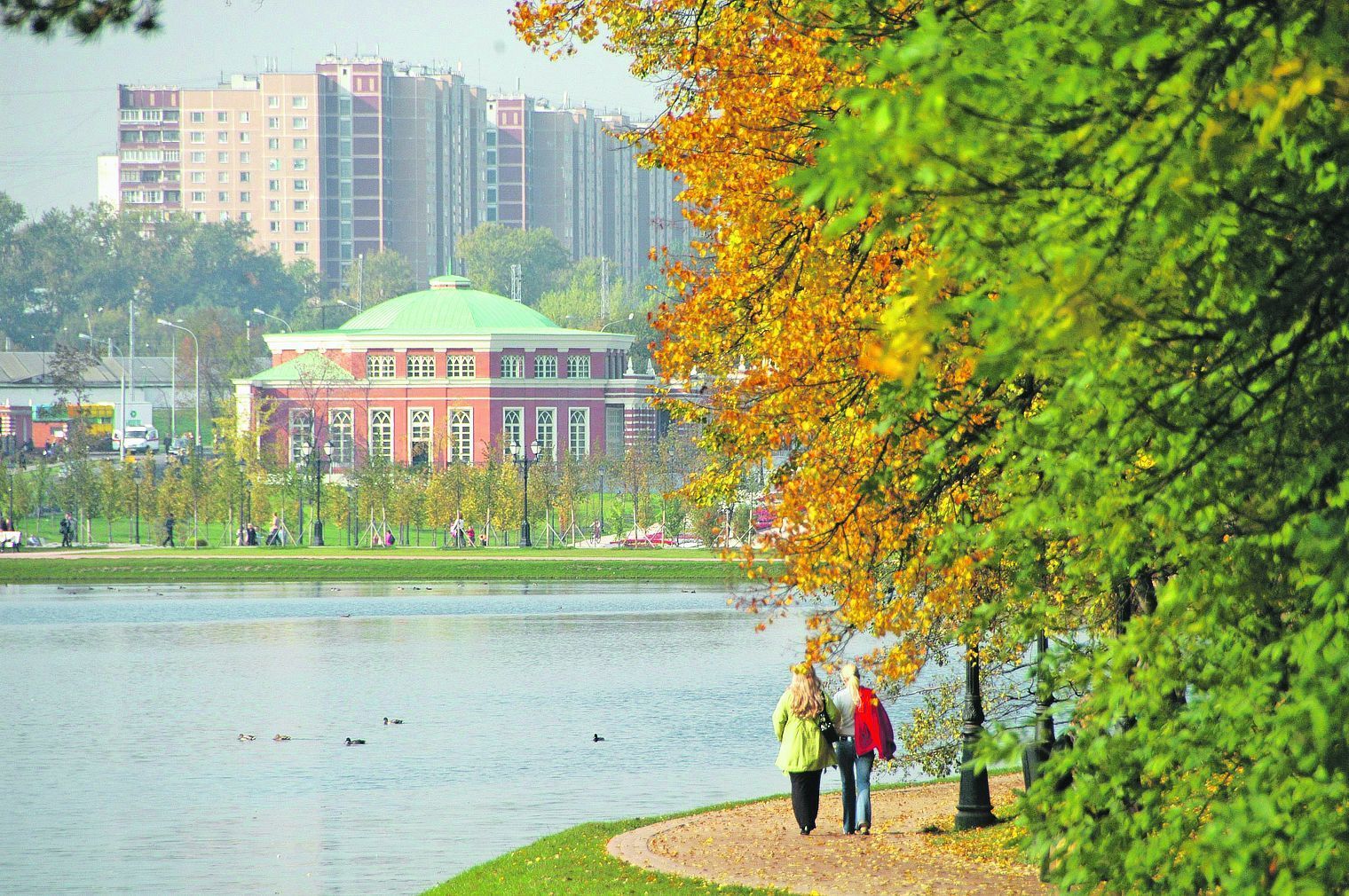 Проезжая по Москве