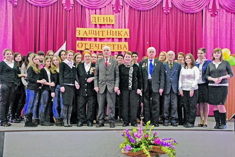 Выходили, песню заводили