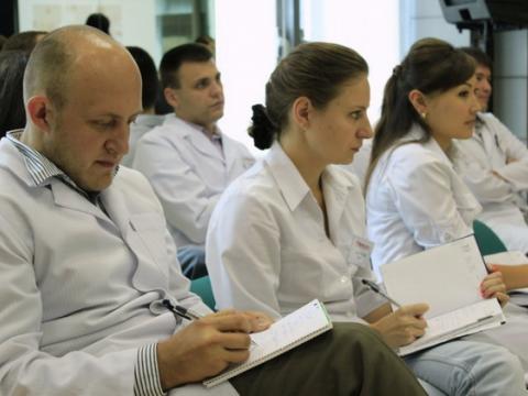 Собянин: Московские медики в процессе переобучения будут получать по 30 тыс. руб.
