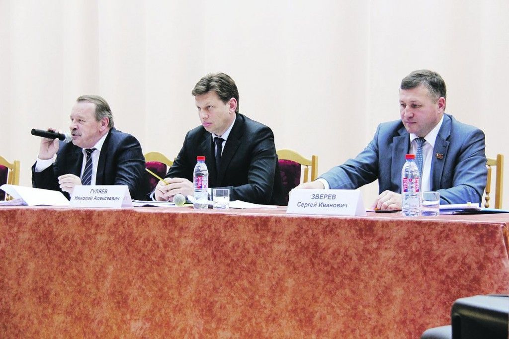 О катках, бассейнах и… театрах