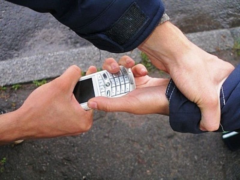 Грабители работают в паре