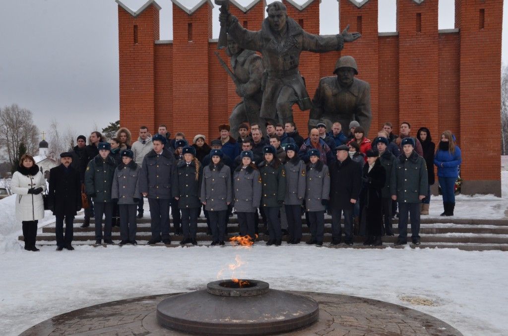 Поклонимся великим тем годам!
