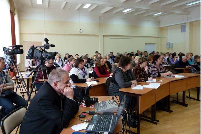 В Департаменте образования пройдет онлайн-семинар по вопросам внедрения информационных систем в школах