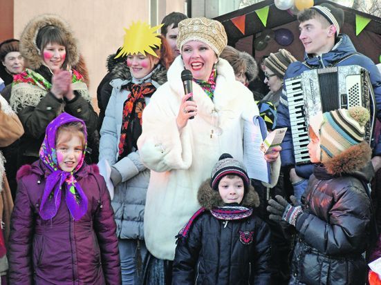 Зиму проводили блинами и песнями