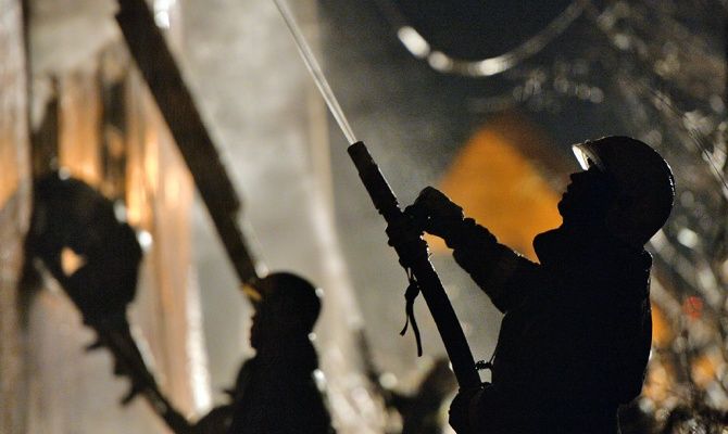 Пять жизней спасли от огня на юге Москвы