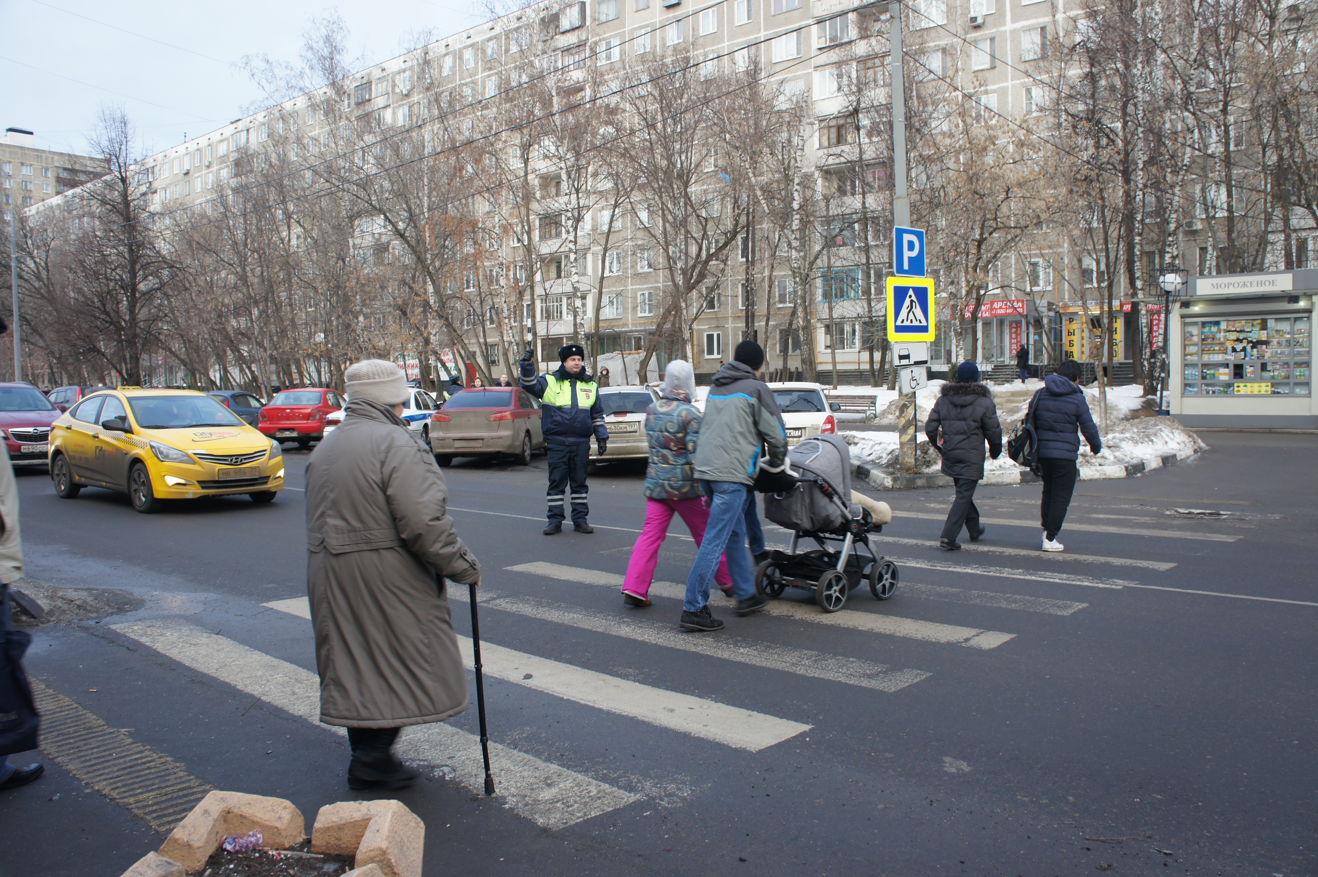 На юге Москвы проводится профилактическое мероприятие «Пешеход»
