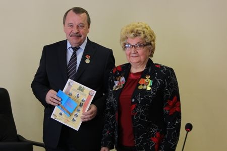 В префектуре Южного округа прошло награждение юбилейной медалью «70 лет Победы в Великой Отечественной войне» членов общества бывших малолетних узников концлагерей «Непокоренные»