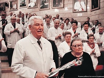 С вручением медали Ричарда Гарбунию поздравили коллеги-медики С вручением медали Ричарда Гарбунию поздравили коллеги-медики