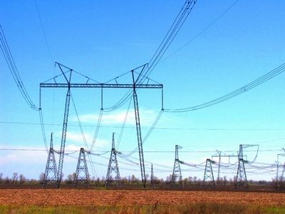 «Федеральная Сетевая Компания Единой энергетической системы» напоминает о правилах использования территорий вблизи высоковольтных линий