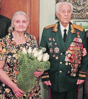 Николай Дмитриевич Безденежных с супругой Еленой Николаевной Николай Дмитриевич Безденежных с супругой Еленой Николаевной