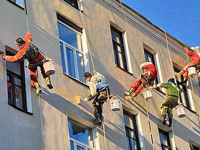 В районах ЮАО работают специальные приемные, где жителям расскажут о новой программе капремонта