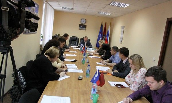 В исполкоме ЮАО состоялся круглый стол на тему: «Роль муниципальных депутатов в переводе жилых помещений в нежилые». В исполкоме ЮАО состоялся круглый стол на тему: «Роль муниципальных депутатов в переводе жилых помещений в нежилые».