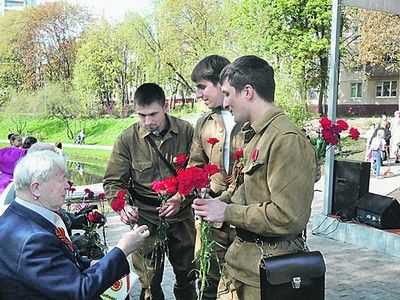Жители Нагорного района приняли участие в памятных акциях и мероприятиях, приуроченных к празднованию Дня Победы