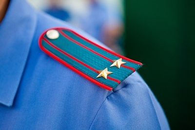 Злоумышленник нанес множественные ножевые ранения жильцам одной из квартир на юге Москвы