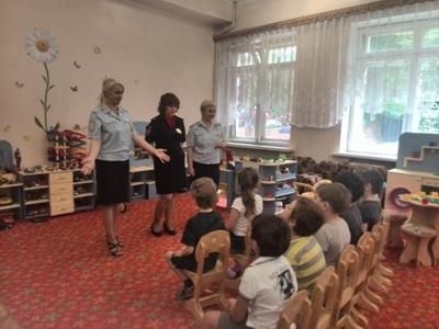 Ко Дню защиты детей сотрудники Госавтоинспекции и полиции провели встречи с детьми