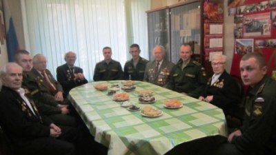 Курсанты Московского высшего командного училища встретились в Царицыне с ветеранами Великой Отечественной войны