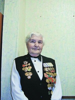 Анна Зонова ушла на фронт добровольцем в 17 лет