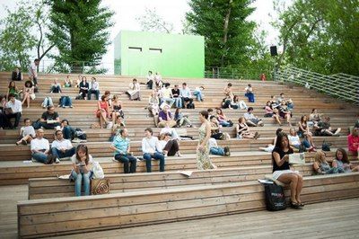 Жители юга Москвы могут посетить бесплатные уроки английского в парке «Царицыно»