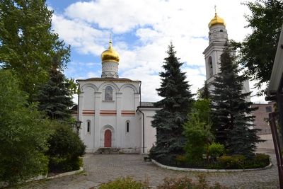 Фоторепортаж. Прогулка по территории храма Рождества Пресвятой Богородицы в Старом Симонове