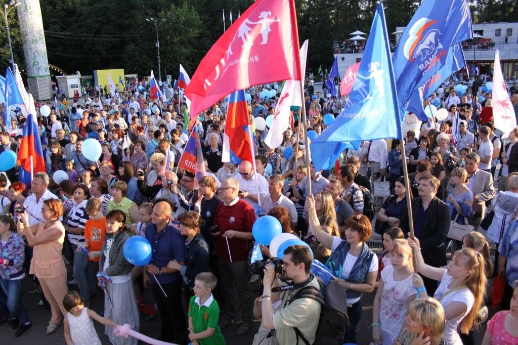 8 июля, в День Семьи, любви и верности на фестивальной площади парка Сокольники, при поддержке московского отделения партии «Единая Россия», прошла акция «Семейная прогулка»