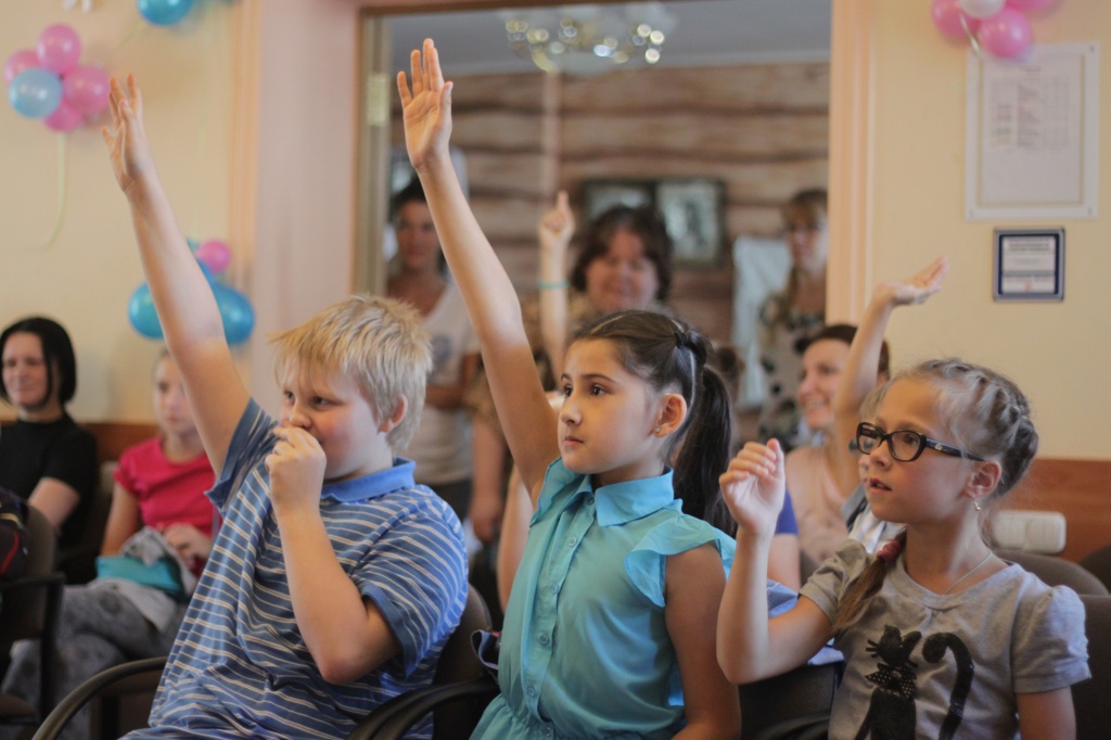 Акция «Семья помогает семье» в ГБУ ТЦСО «Братеево» началась с развлекательной программы для школьников.
