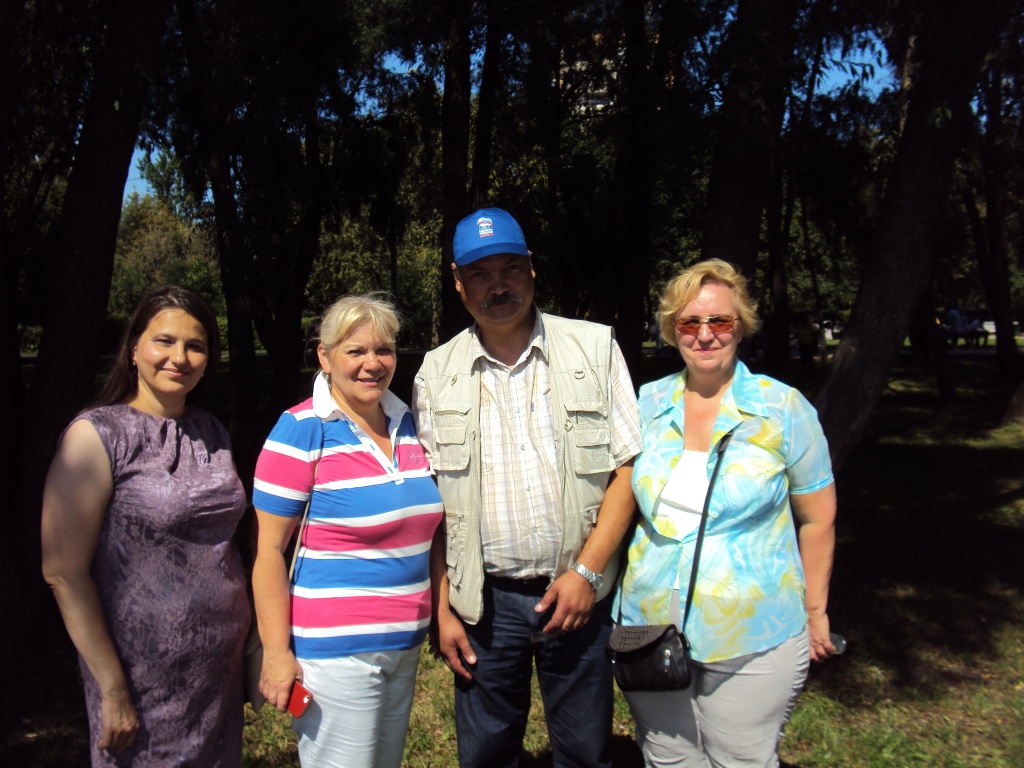 А.Черкасов, В.Камина, С.Шумейко, Агафонова О. – активисты партии «Единая Россия» по Южному округу.