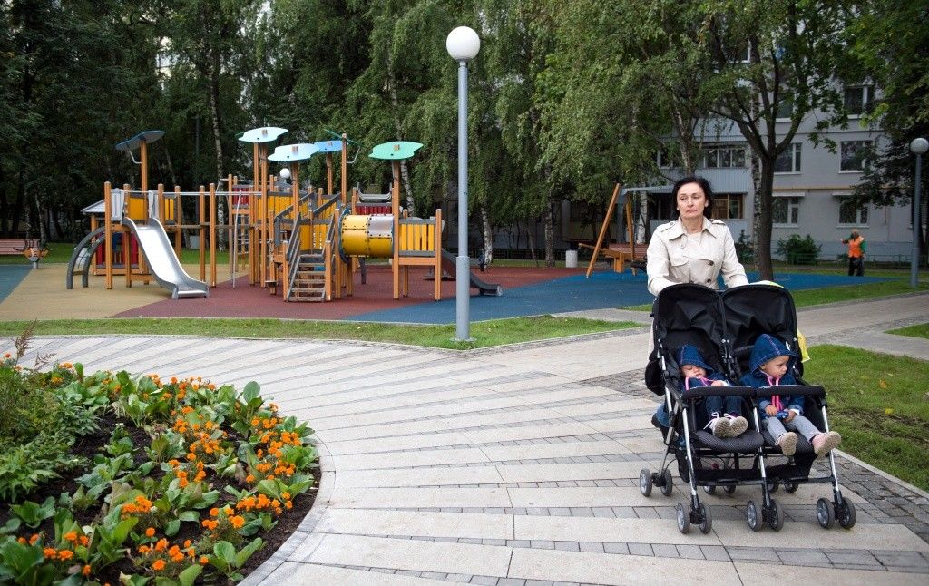 Территории и дворы рядом с Каширским шоссе благоустроены. Территории и дворы рядом с Каширским шоссе благоустроены.