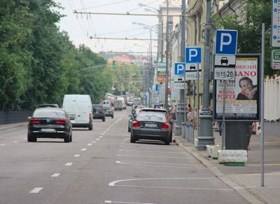 Организация зон платных парковок позволяет увеличить скорость транспорта и снизить число ДТП