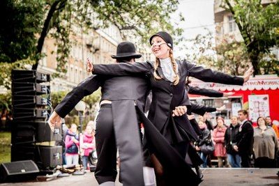 В День города столичные театры на праздничных площадках показали для горожан лучшие постановки