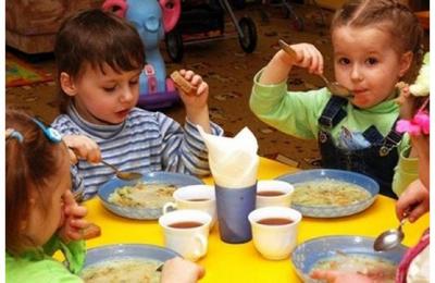 5,9 млрд рублей выделили власти Москвы на поставку питания для беременных, кормящих женщин и детей в 2016 году