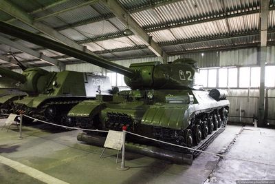 Студенты района Нагатинский Затон посетили танковый музей в Кубинке