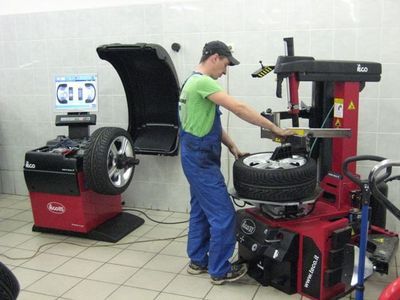 Шиномонтажей в Москве за год стало больше на 40%