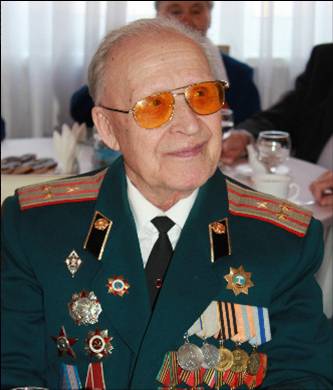 Полковник в отставке Аполлон Зарубин продолжает вести патриотическую работу среди молодежи и школьников