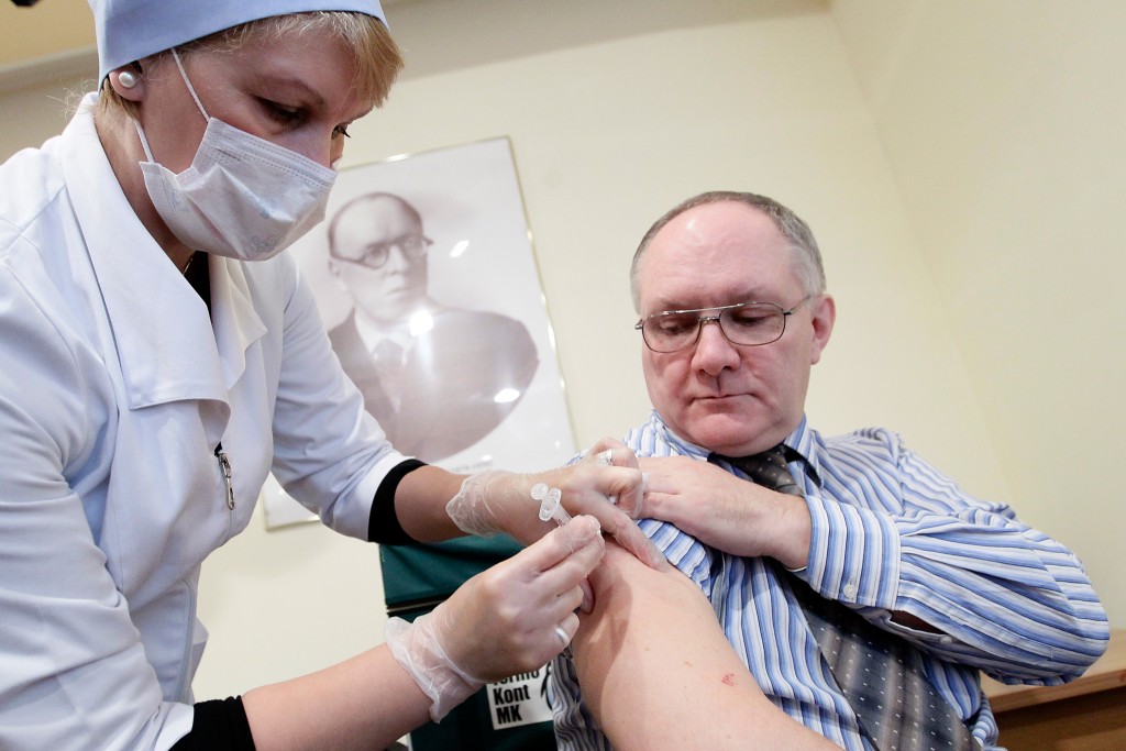 Врачи: При угрозе гриппа респираторы предпочтительней масок