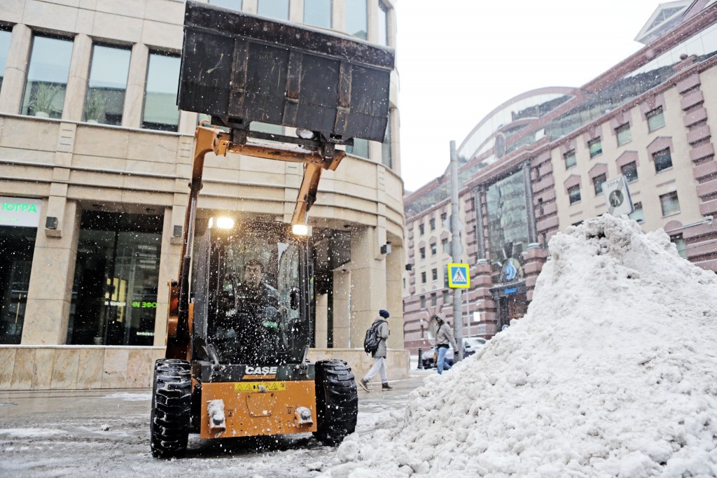 Улицы Москвы расчистили от миллиона «кубов» снега