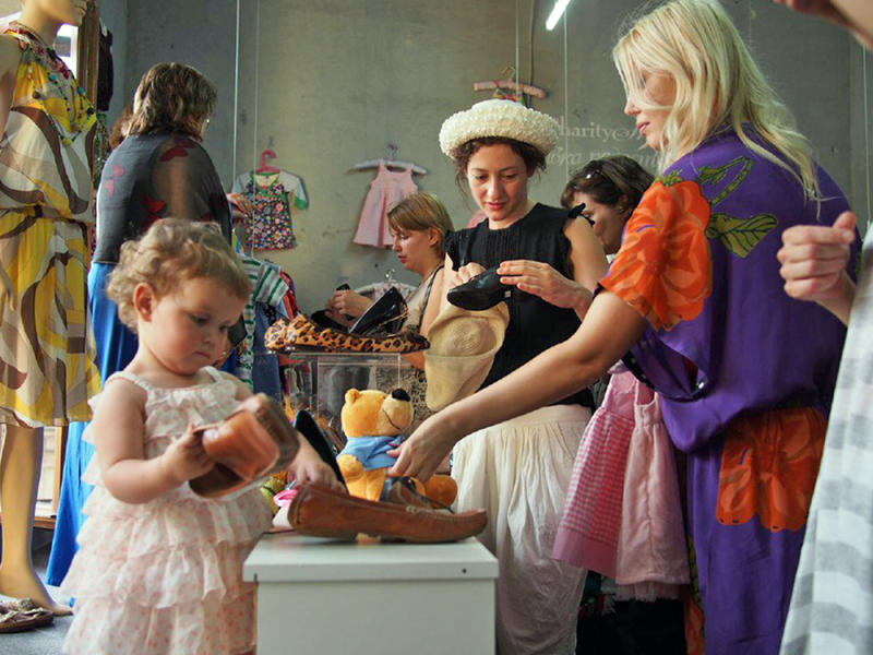 Пункт обмена вещами для малоимущих семей открылся на юге Москвы