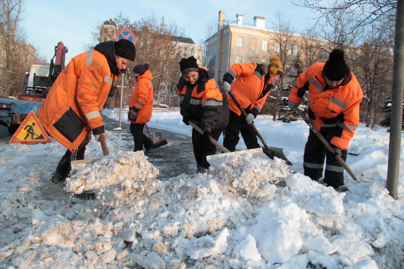 Олег Сорока призвал москвичей убирать снег