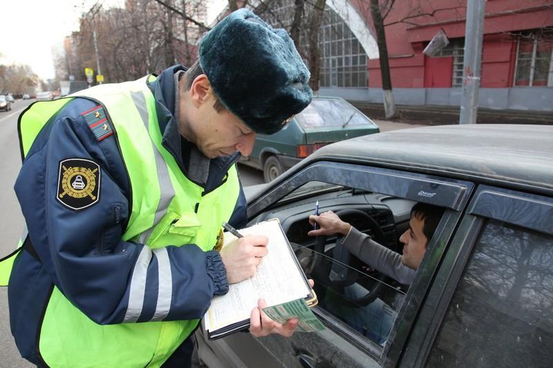 Должникам временно заблокируют водительские права