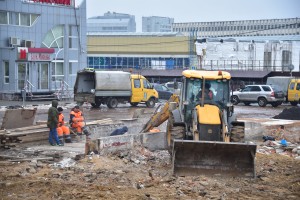 На территории Южного округа под снос попали три объекта самостроя у станций метро Незаконная постройка, подготовленная к сносу на улице Кировоградская, 9с2а