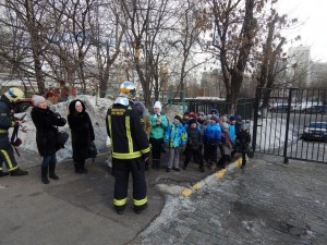 Школьники посетили пожарную часть № 24