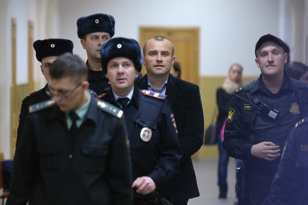 Суд продлил арест двум фигурантам дела о теракте в аэропорте Домодедово