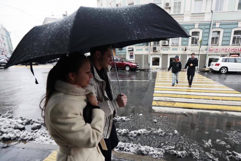 В столице ожидается снег с дождем и гололед в воскресенье