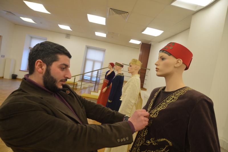 В галерее «На Каширке» стартует курс «Дизайн костюма»
