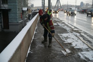 Из-за оттепели коммунальщики начали работать в усиленном режиме коммунальщики
