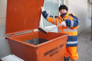 Из-за погоды коммунальные службы перешли на круглосуточный режим работы лед